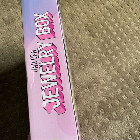 It’s So Me! Unicorn Jewelry Box Kit & Make Your Own Jewelry Age 6+ - Picture 7 of 10